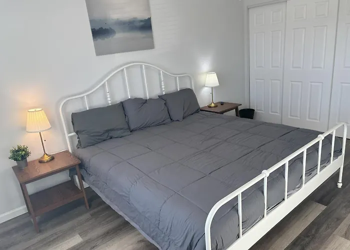 Gorgeous Remodeled Classy Family * Granite City